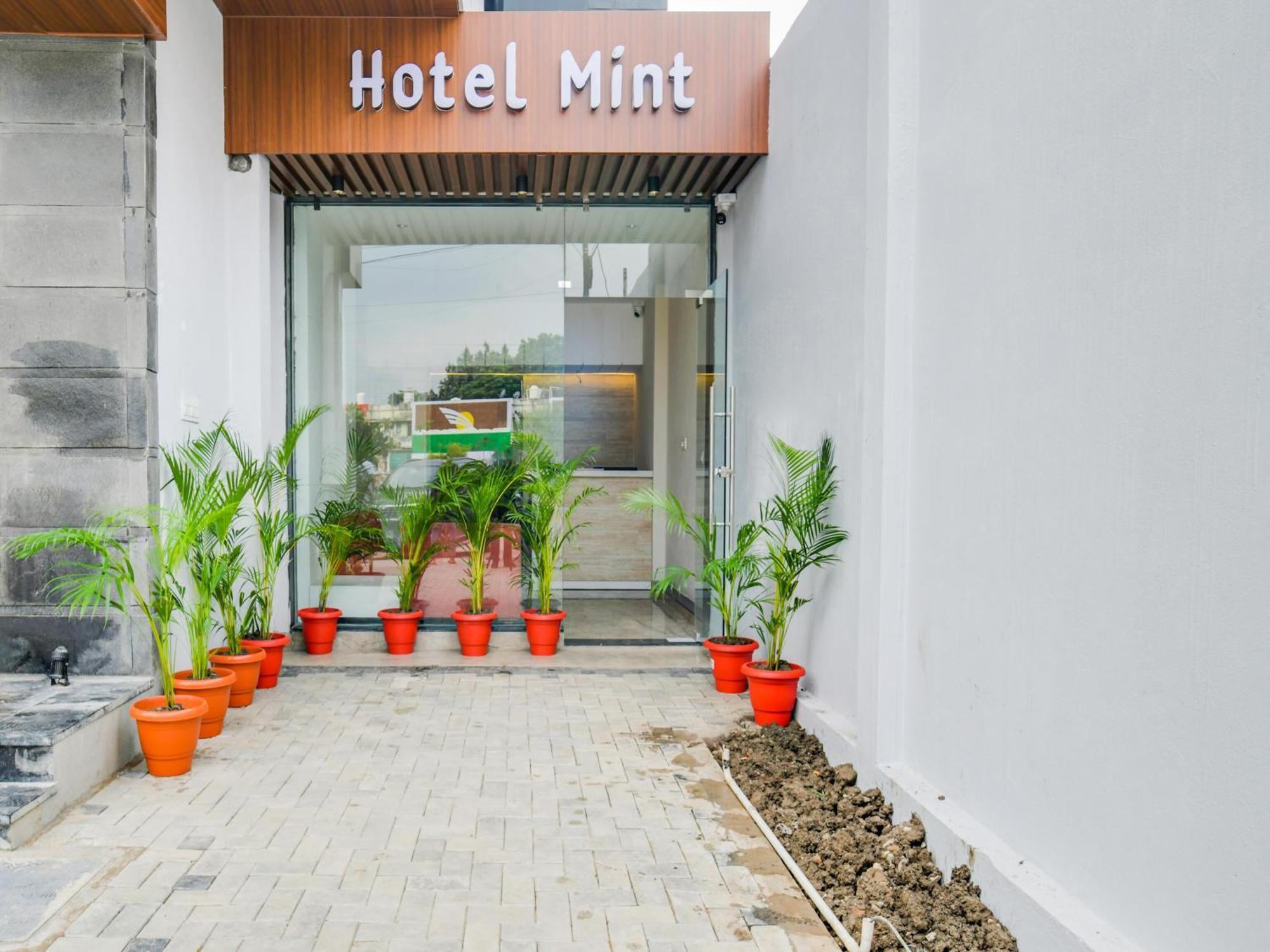 Collection O Hotel Mint 인도르 외부 사진