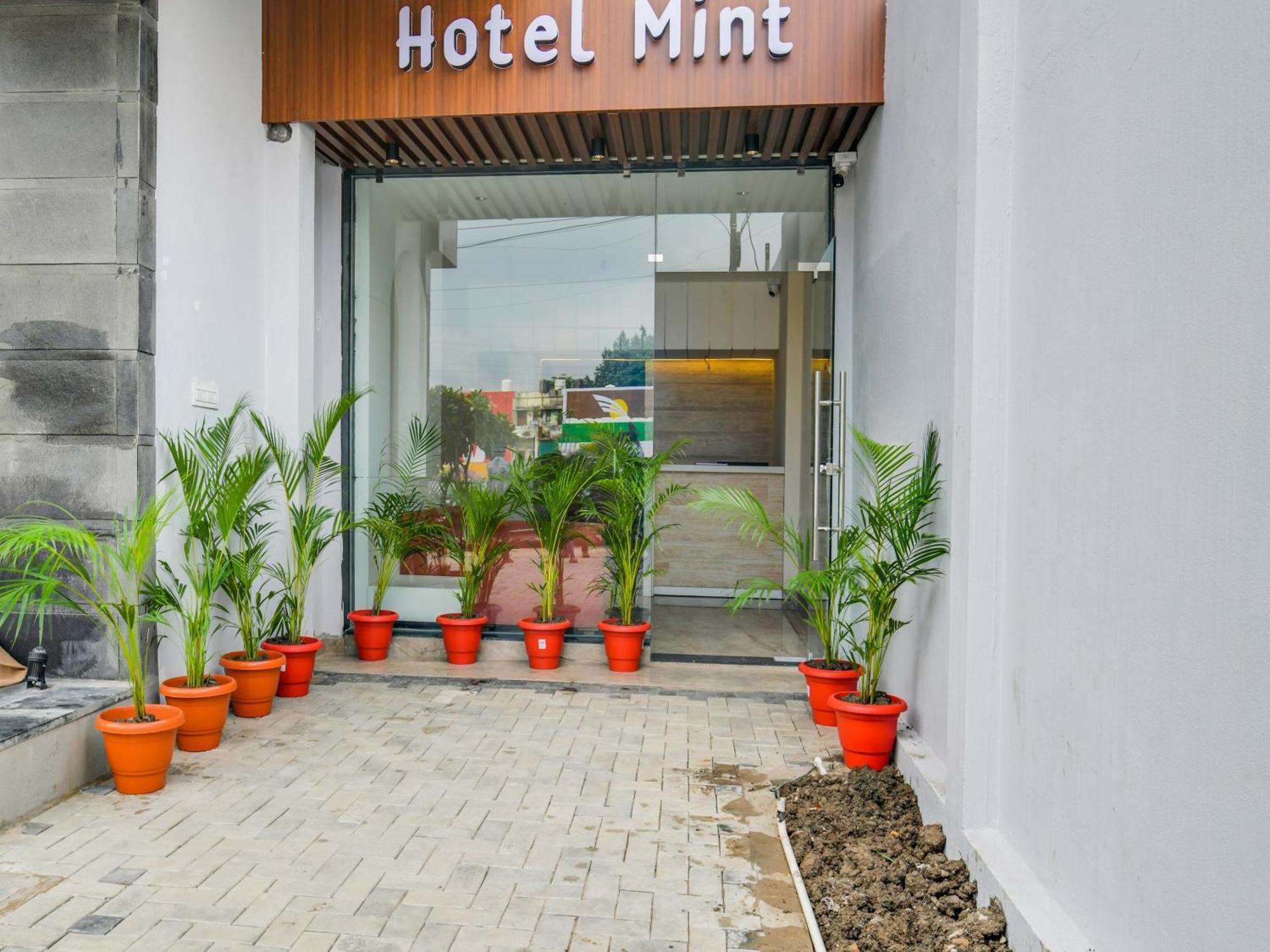 Collection O Hotel Mint 인도르 외부 사진